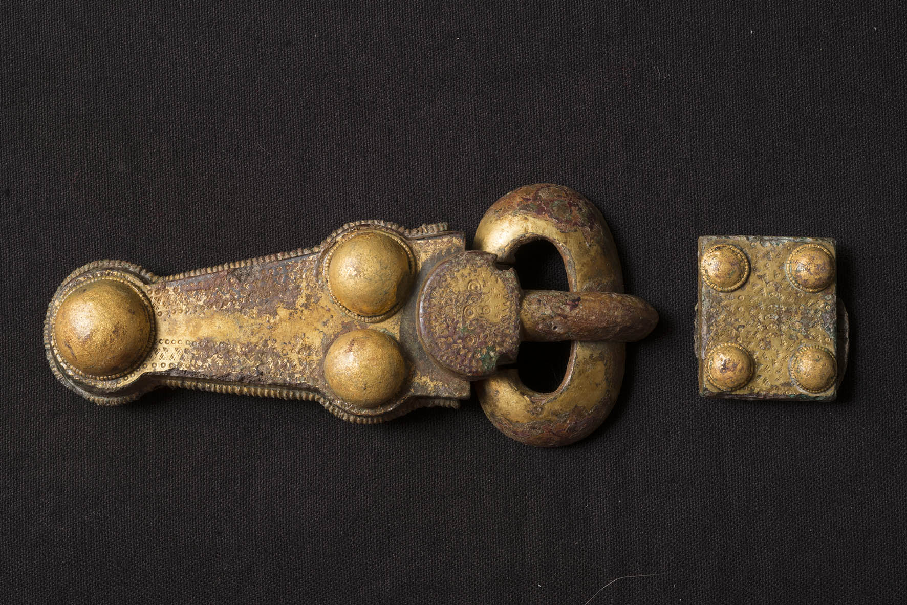 gravure sur boucle de ceinture